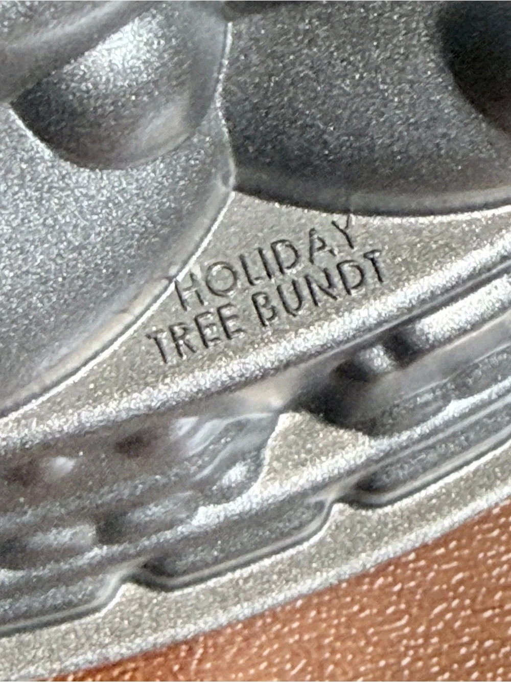 Nordic Ware Holiday Tree Bundt Pan 10 cup EUC